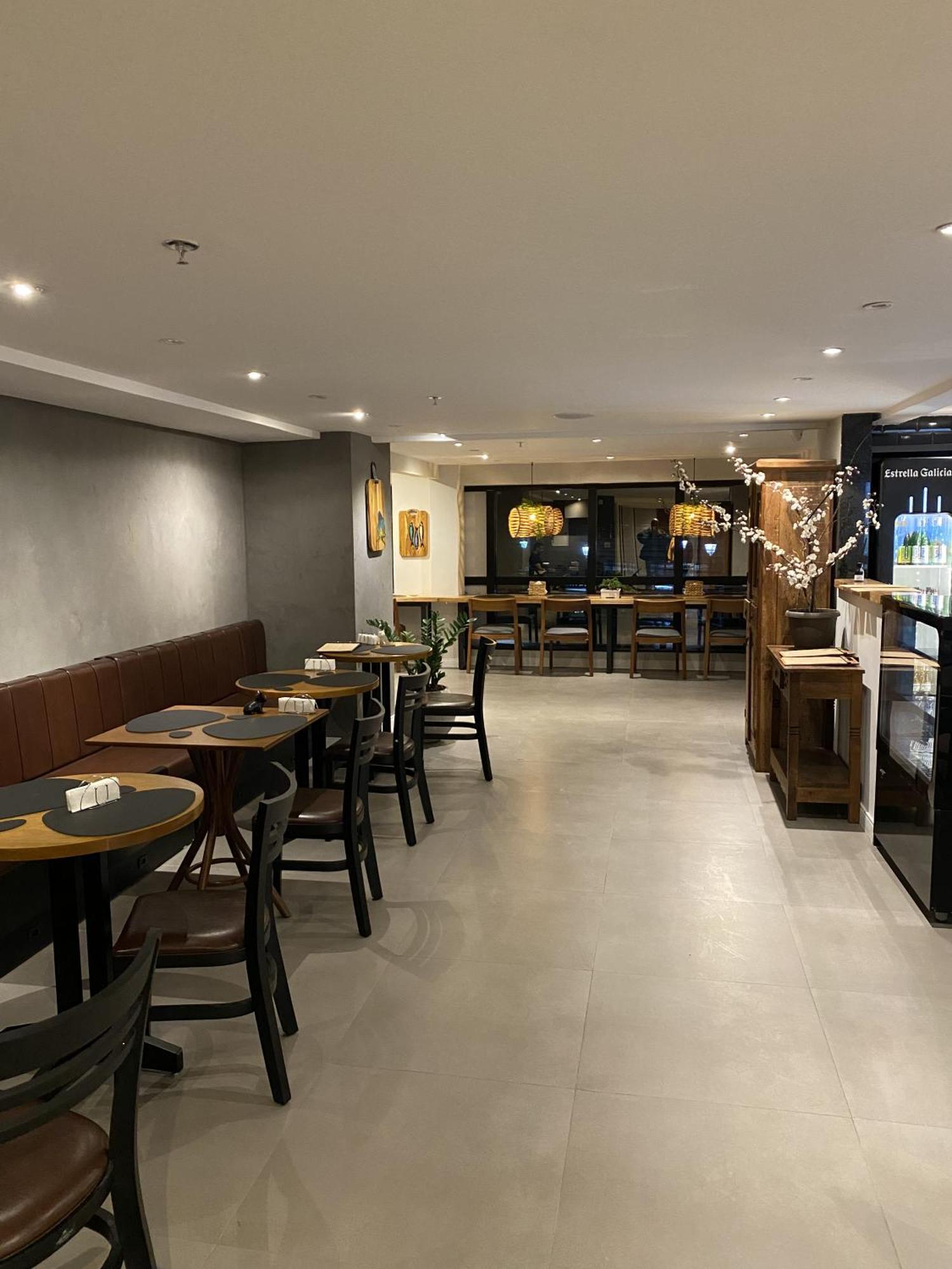 Kastel Petropolis Hotel Екстериор снимка