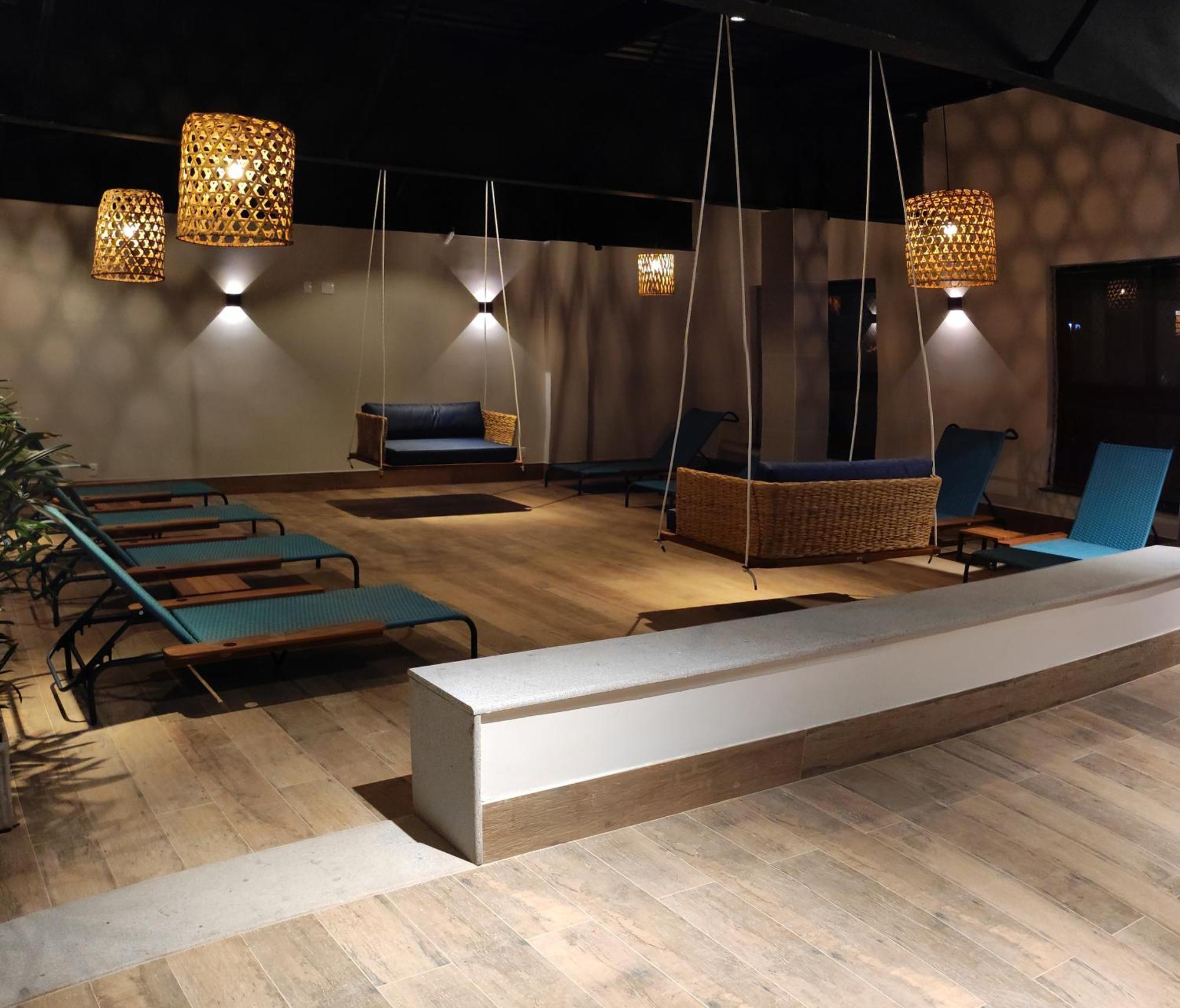 Kastel Petropolis Hotel Екстериор снимка