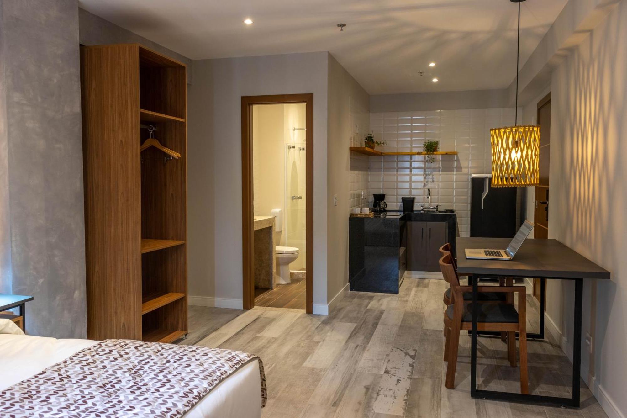 Kastel Petropolis Hotel Екстериор снимка
