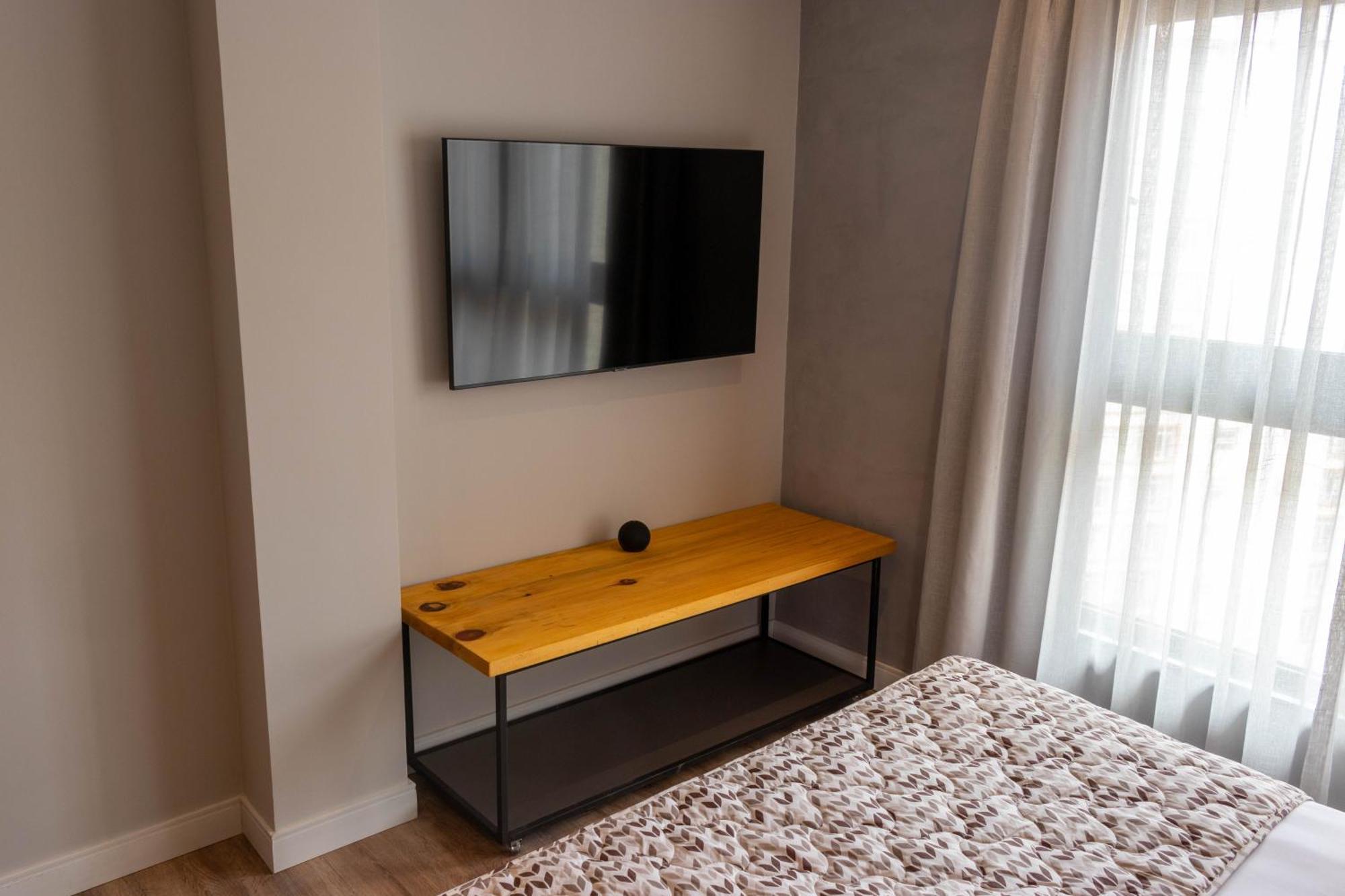Kastel Petropolis Hotel Екстериор снимка
