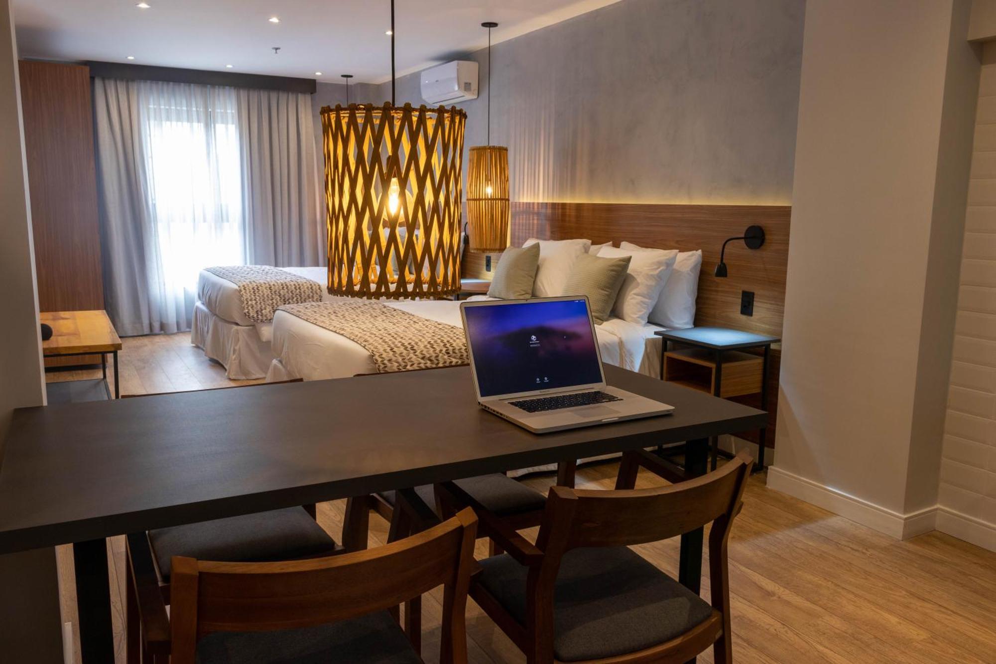 Kastel Petropolis Hotel Екстериор снимка