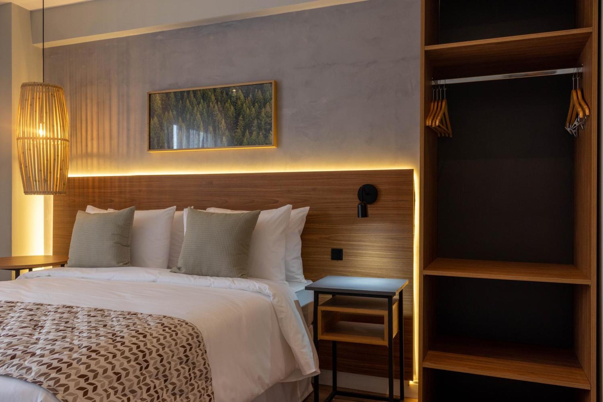 Kastel Petropolis Hotel Екстериор снимка