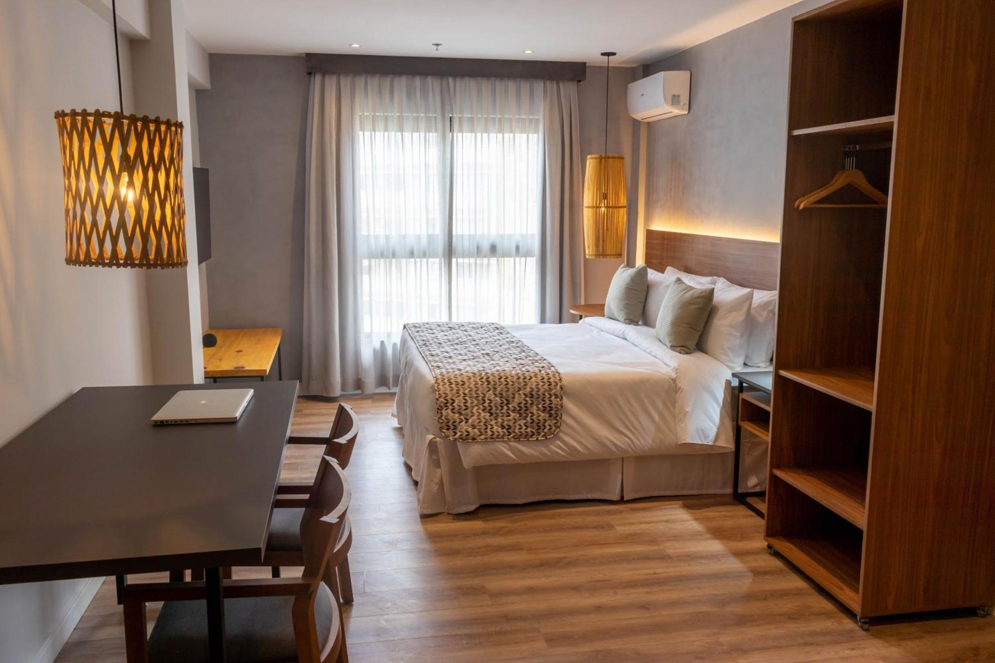 Kastel Petropolis Hotel Екстериор снимка