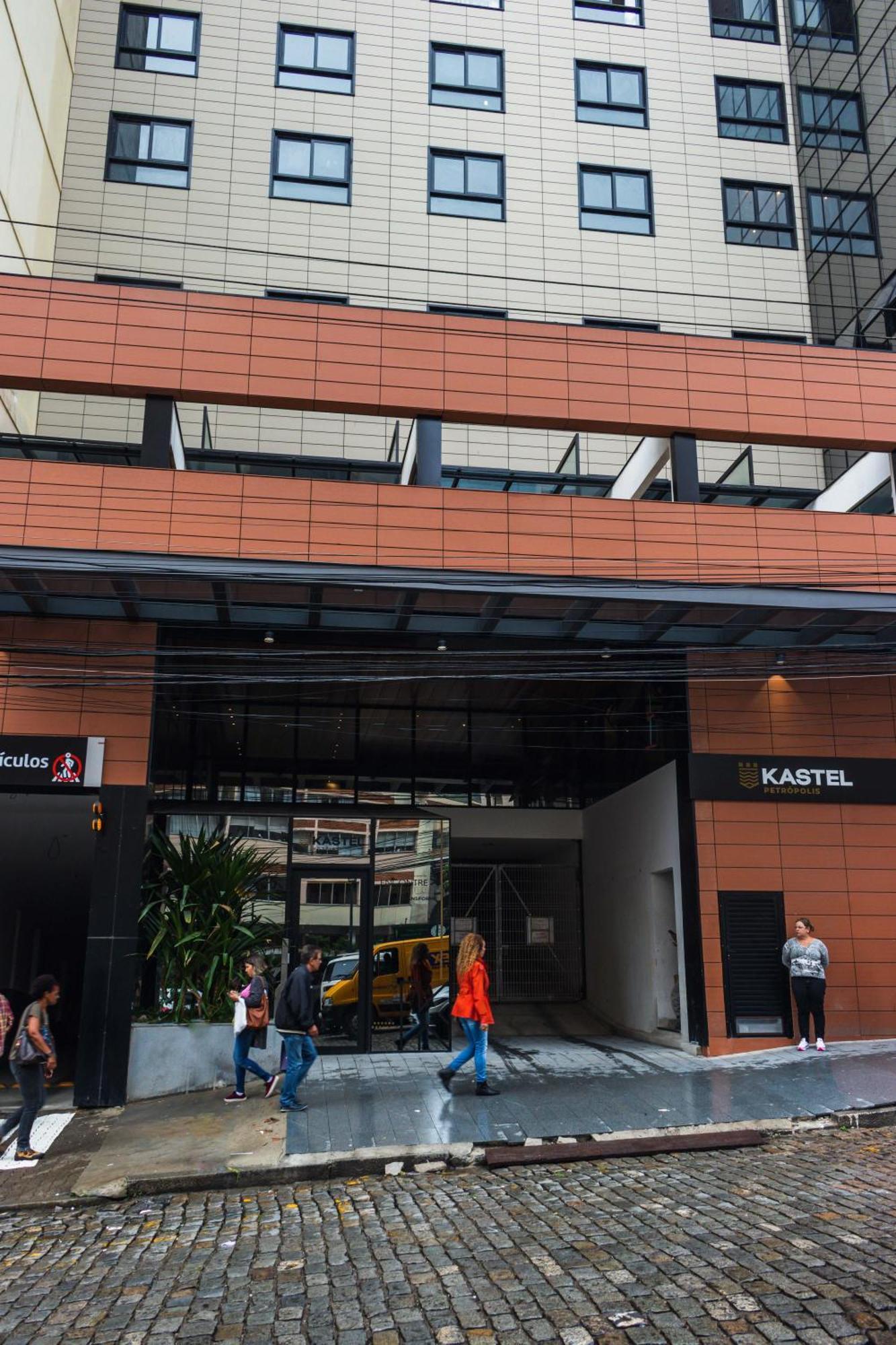 Kastel Petropolis Hotel Екстериор снимка