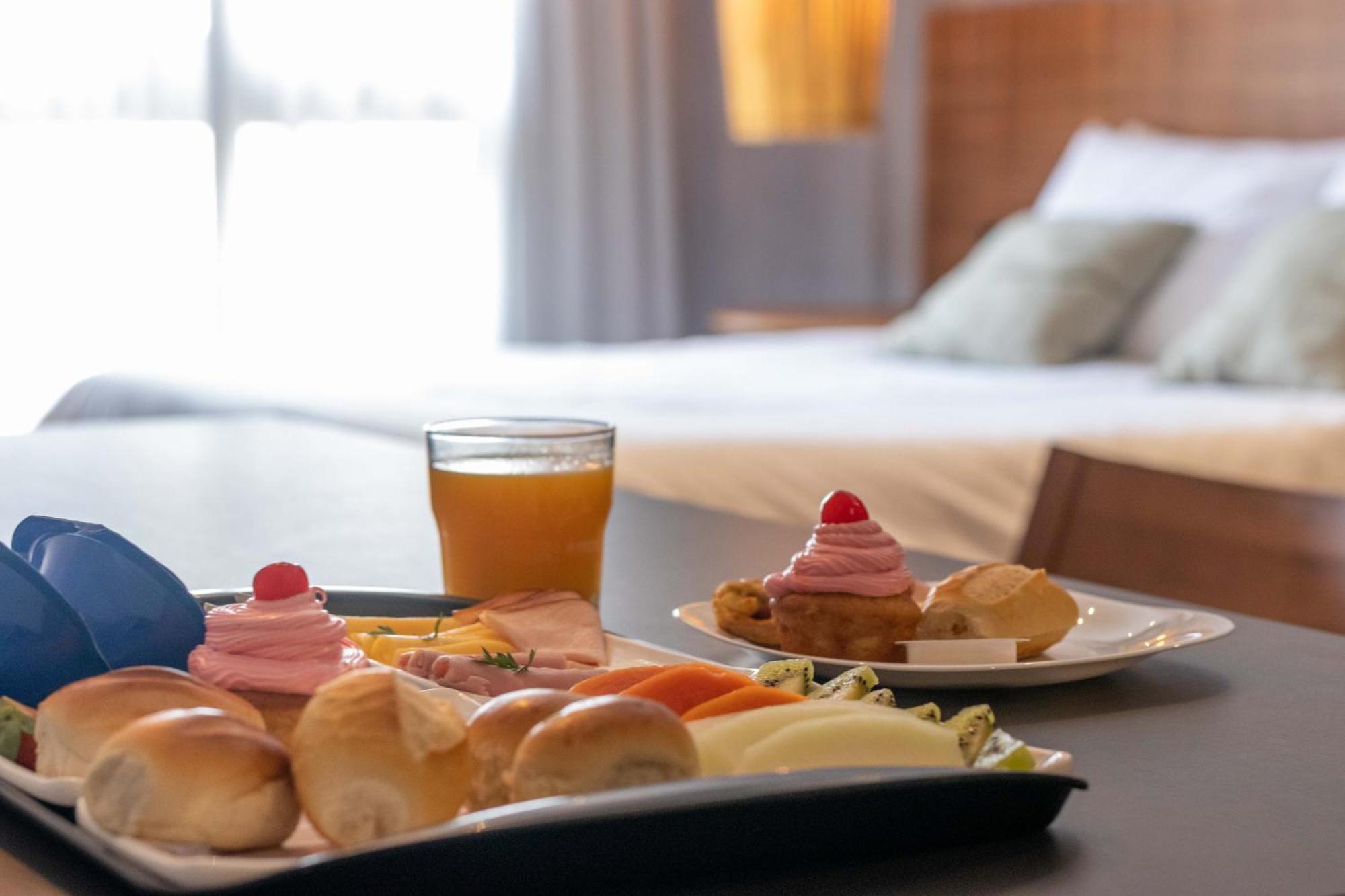 Kastel Petropolis Hotel Екстериор снимка